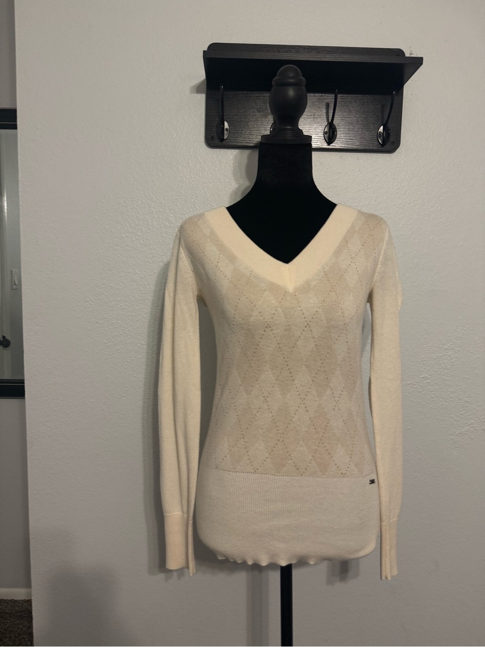 Vintage Guess Cream V-Neck Argyle Knit Sweater